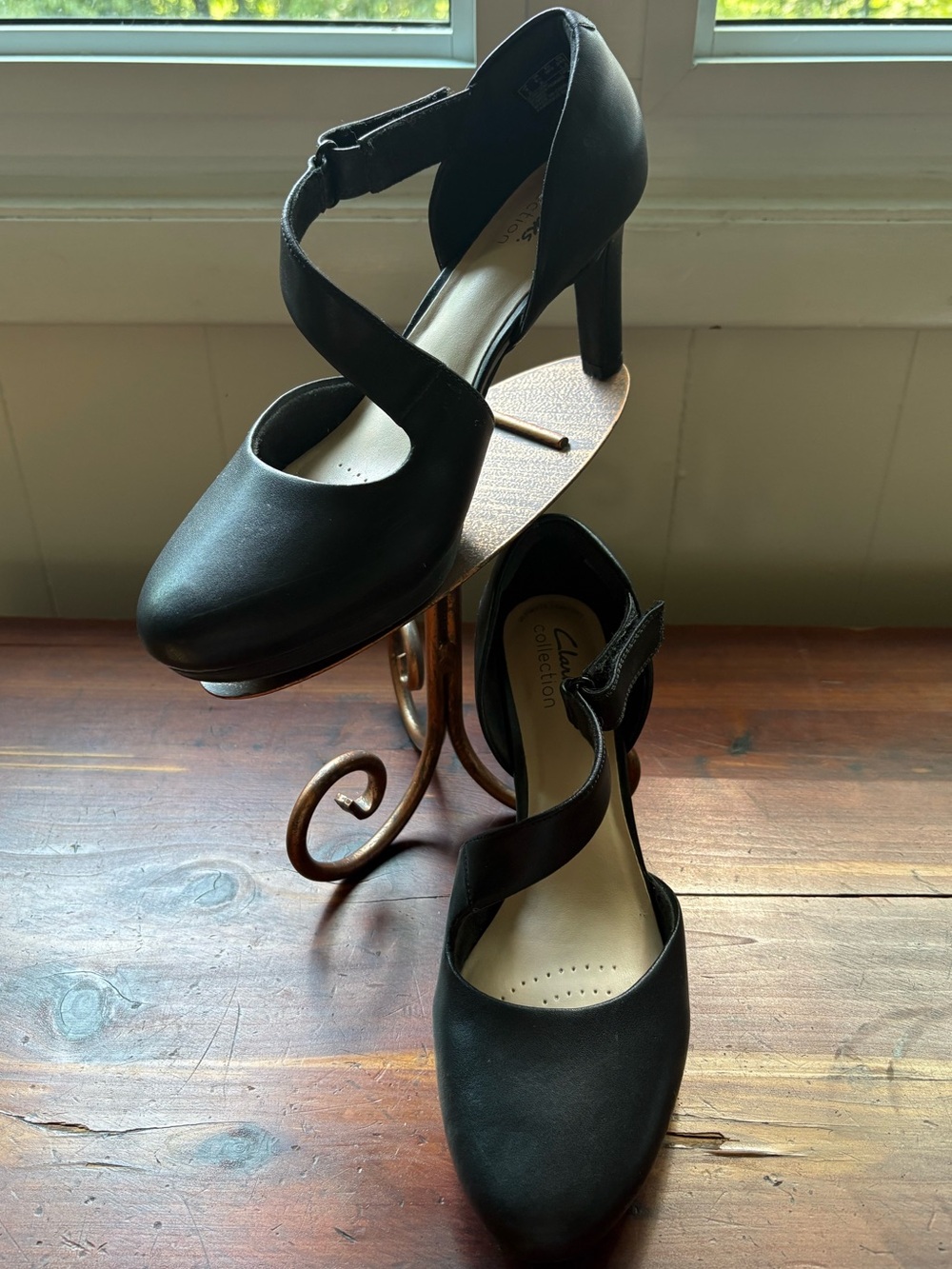 Clarks Ambyr Glow Black Cross-Strap High Heels